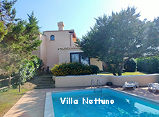 VILLA NETTUNO: PORZIONE DI BIFAMIGLIARE, SU 2 LIVELLI, CON GIARDINO E PISCINA AD USO ESCLUSIVO.  OSPITA FINO A 6 PERSONE, HA 2 CAMERE, 2 BAGNI, CUCINOTTO, SOGGIORNO/PRANZO, VERANDA E TERRAZZO CON VISTA MARE